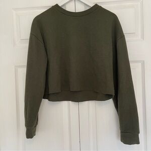 Zara women’s dark green cropped crew neck sweatshirt size medium